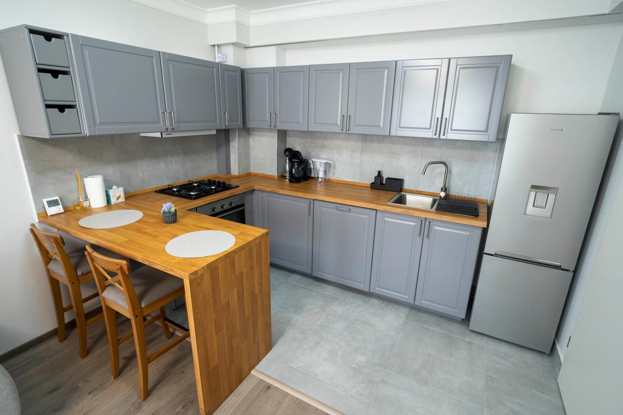 Highview Apartment *